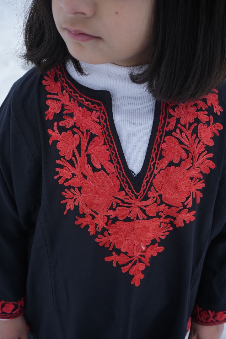 Luzito Traditional Kashmiri Pherans - Black & Red