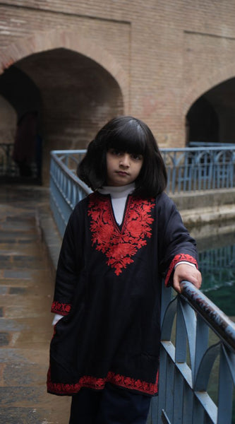 Luzito Traditional Kashmiri Pherans - Black & Red