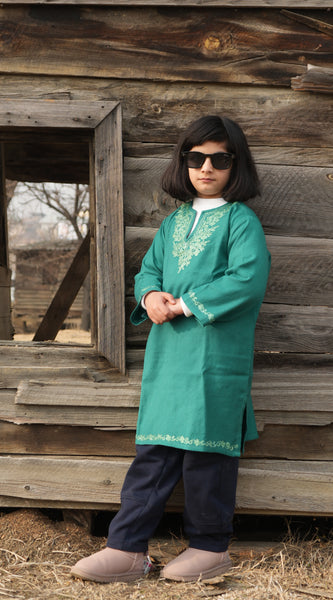 Traditional Kashmiri pheran for kids in elegant ethnic style.